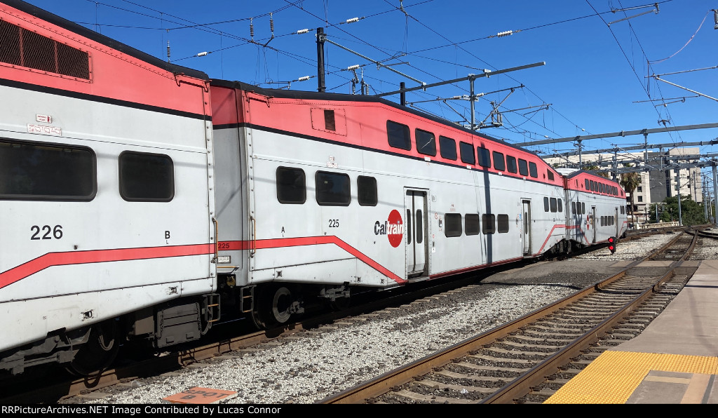 Caltrain 225